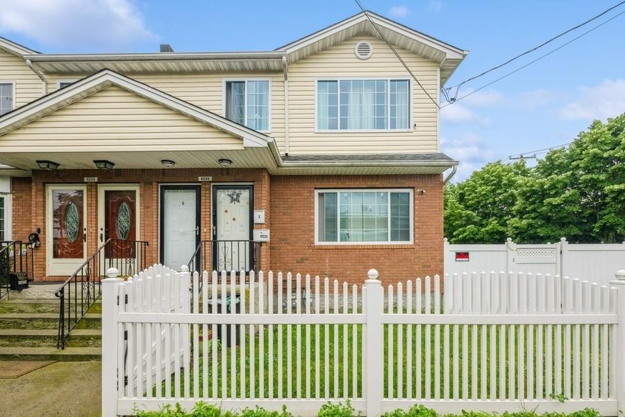 62-35 Almeda Ave, Arverne, NY 11692, USA property photo
