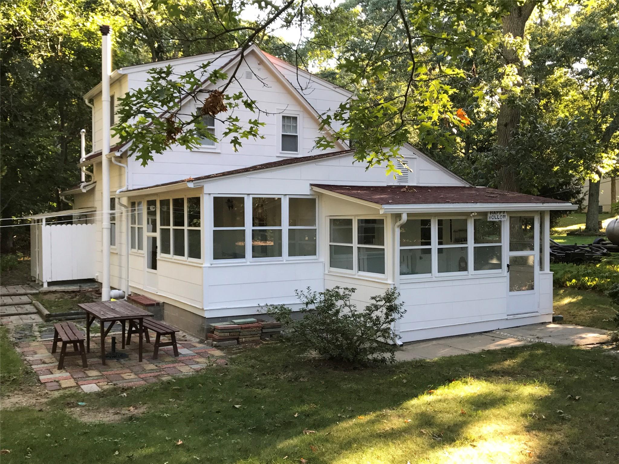 275 Hamilton Ave, Cutchogue, NY 11935, USA property photo