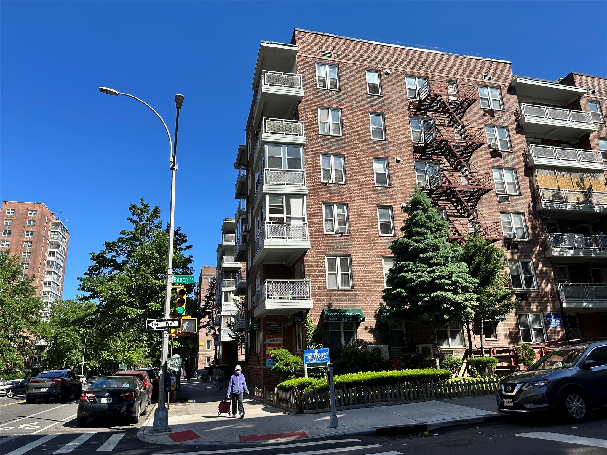 43-43 Kissena Blvd, Flushing, NY 11355, USA property photo