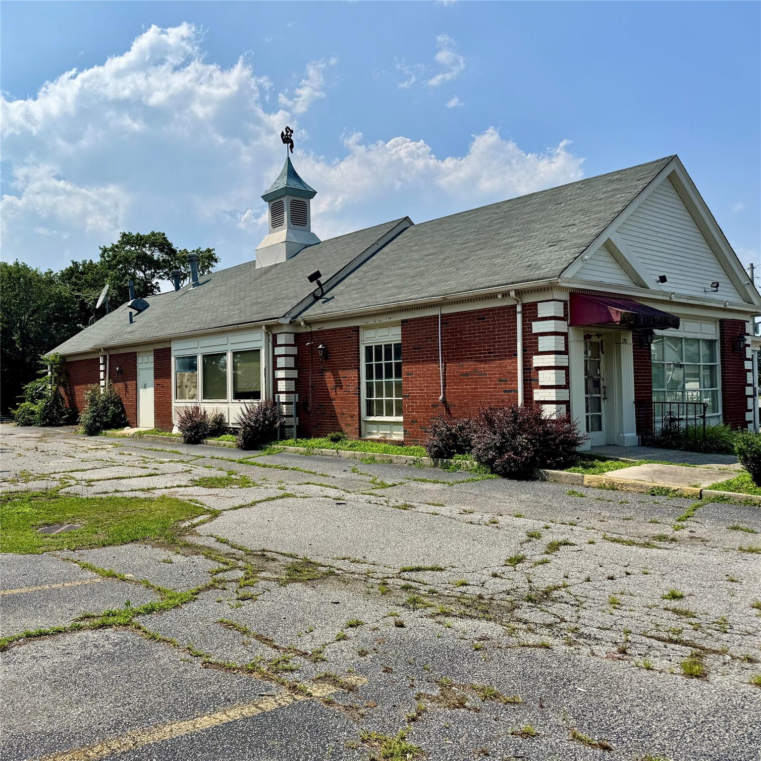 292 Little East Neck Rd, West Babylon, NY 11704, USA property photo