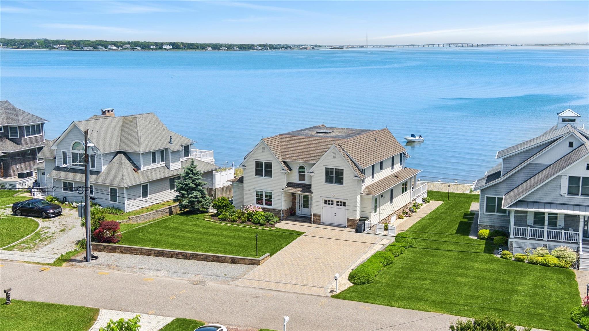9 Shinnecock Rd, East Quogue, NY 11942, USA property photo