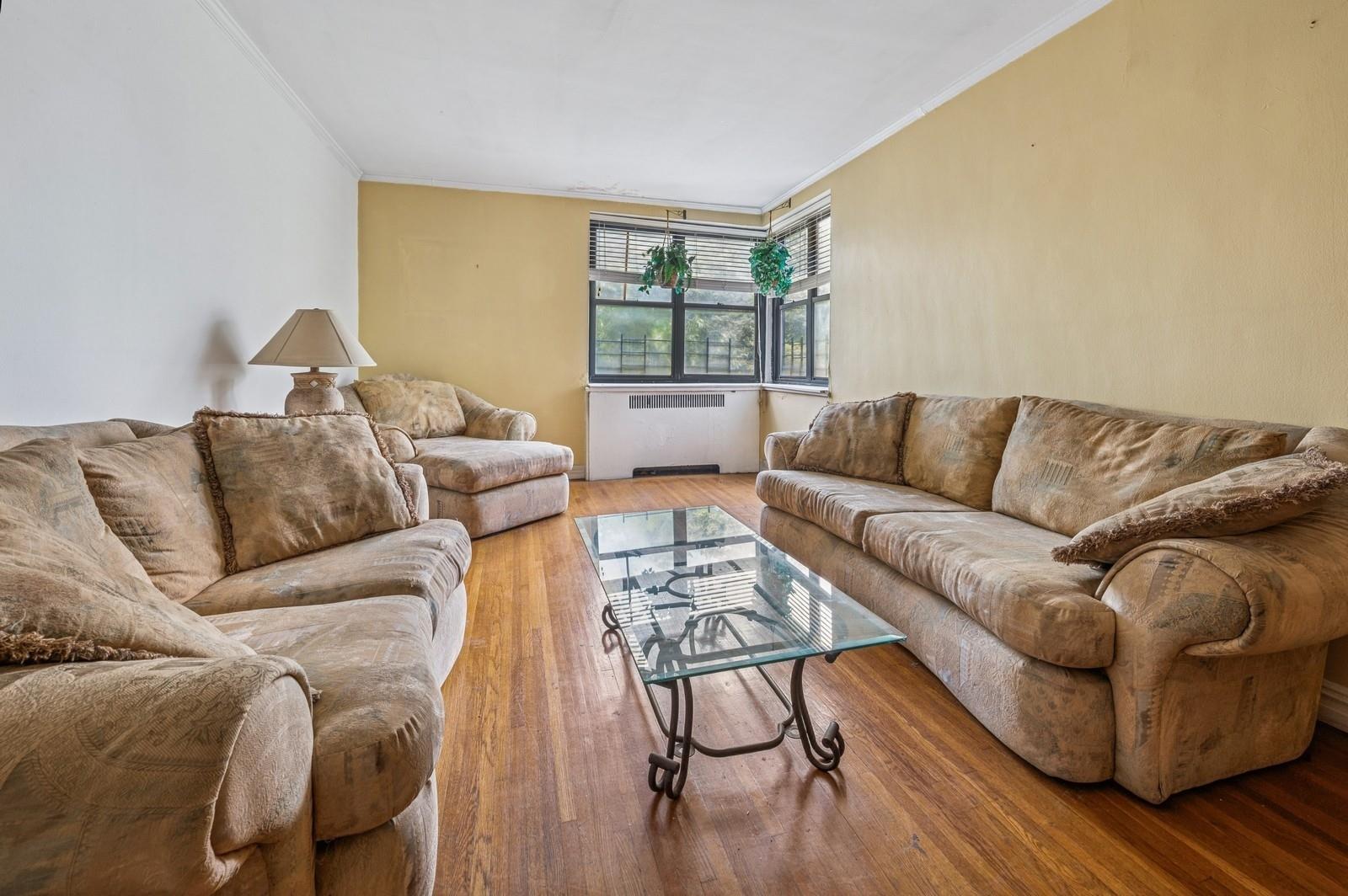 306 E Mosholu Pkwy S, Bronx, NY 10458, USA property photo