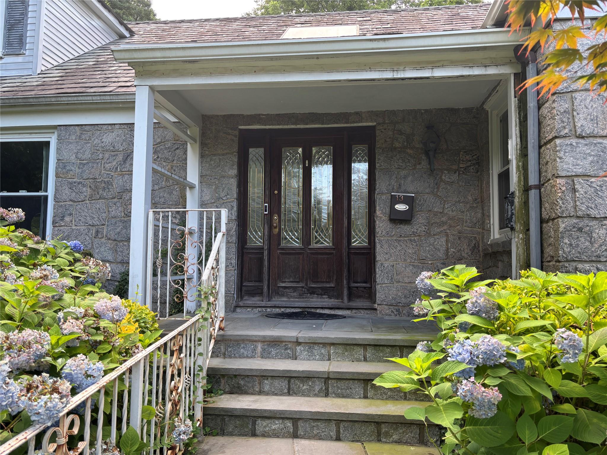 13 Laurel Dr, Great Neck, NY 11021, USA property photo