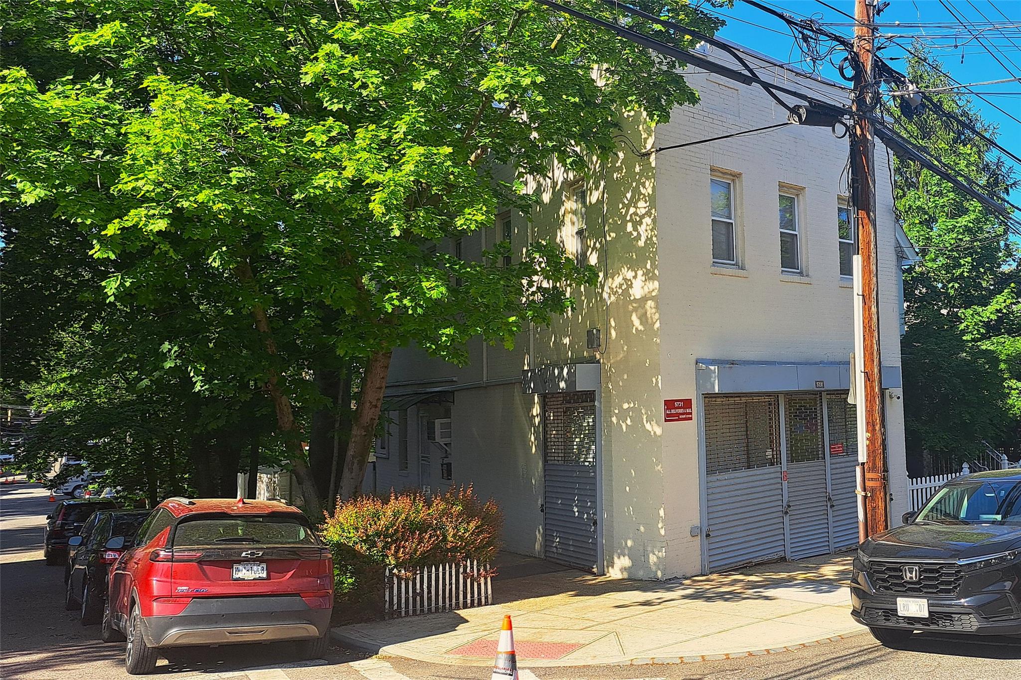 5731 Mosholu Ave, Bronx, NY 10471, USA property photo