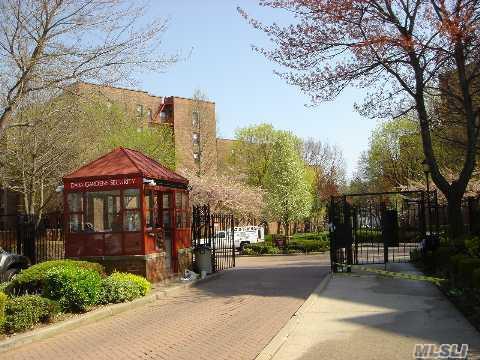 150-30 71 Avenue Unit 4F Kew Garden Hills, NY 11367 property photo