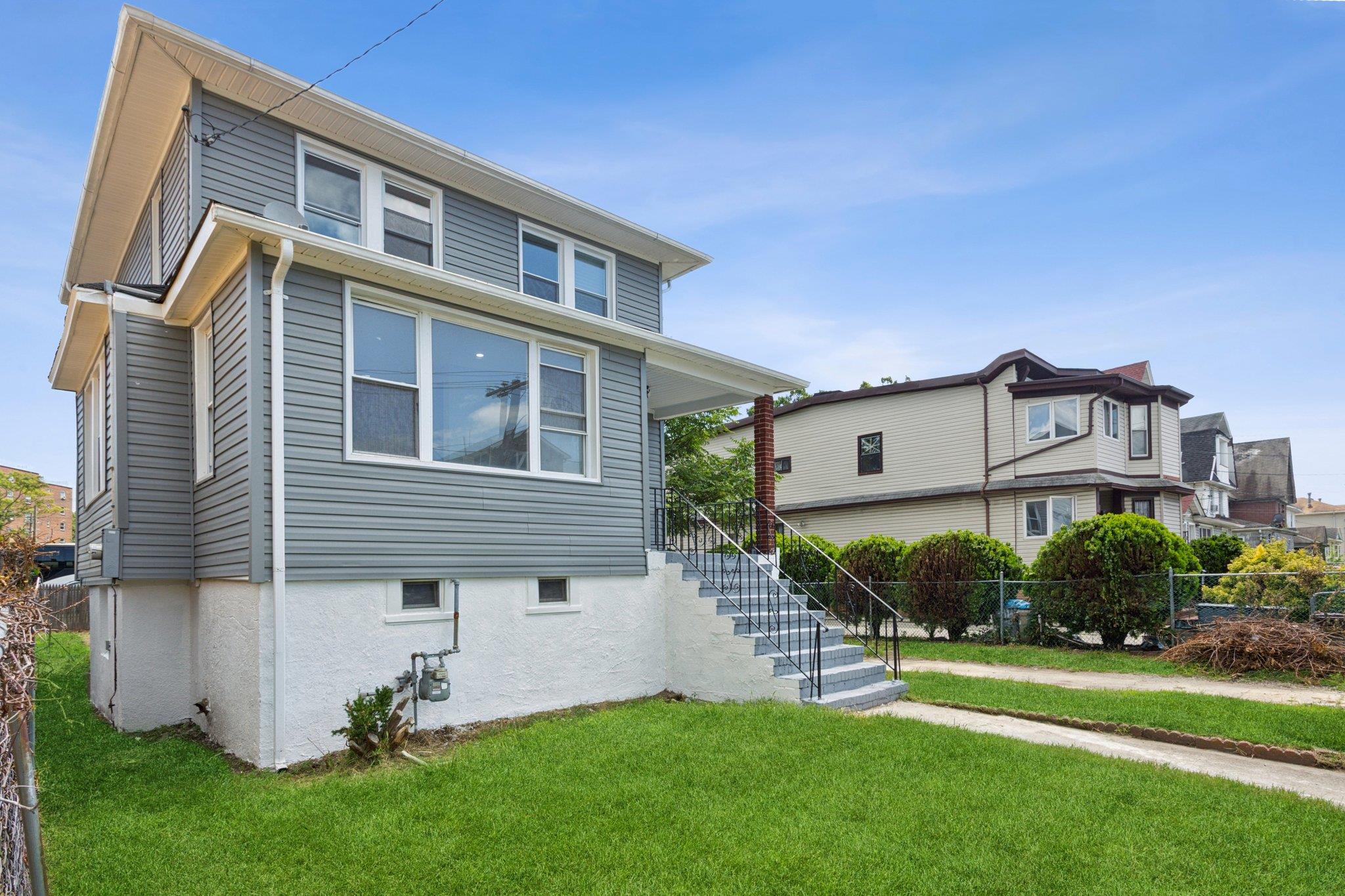 14-42 Pinson St, Far Rockaway, NY 11691, USA property photo