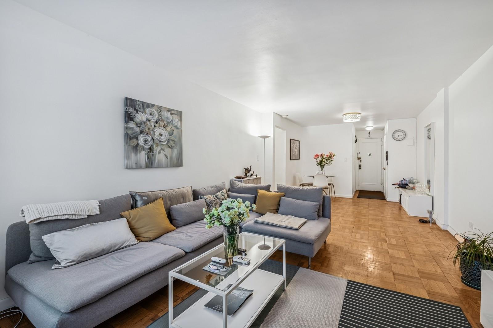 75-02 Austin St, Flushing, NY 11375, USA property photo
