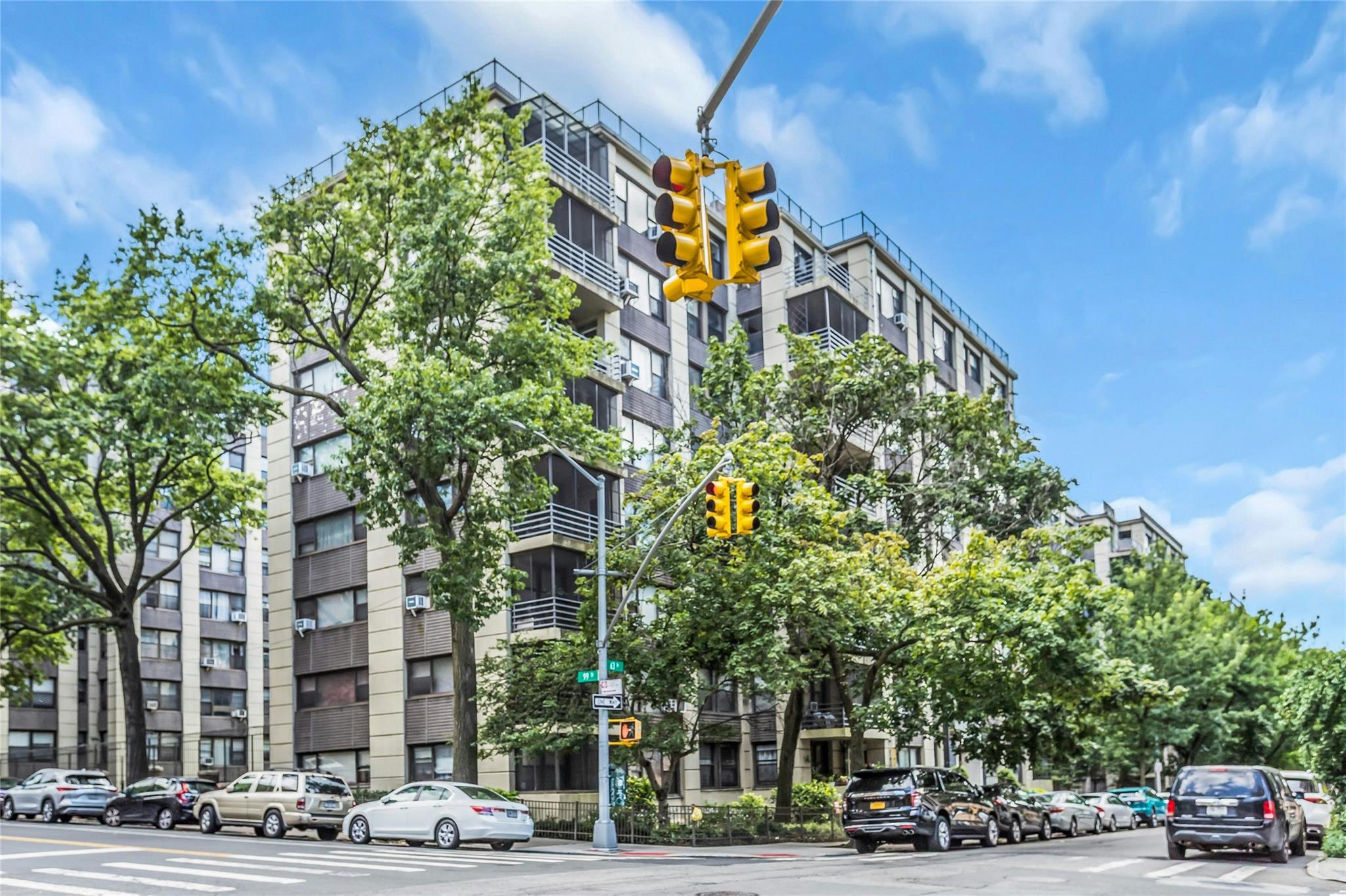 98-50 63rd Dr, Rego Park, NY 11374, USA property photo