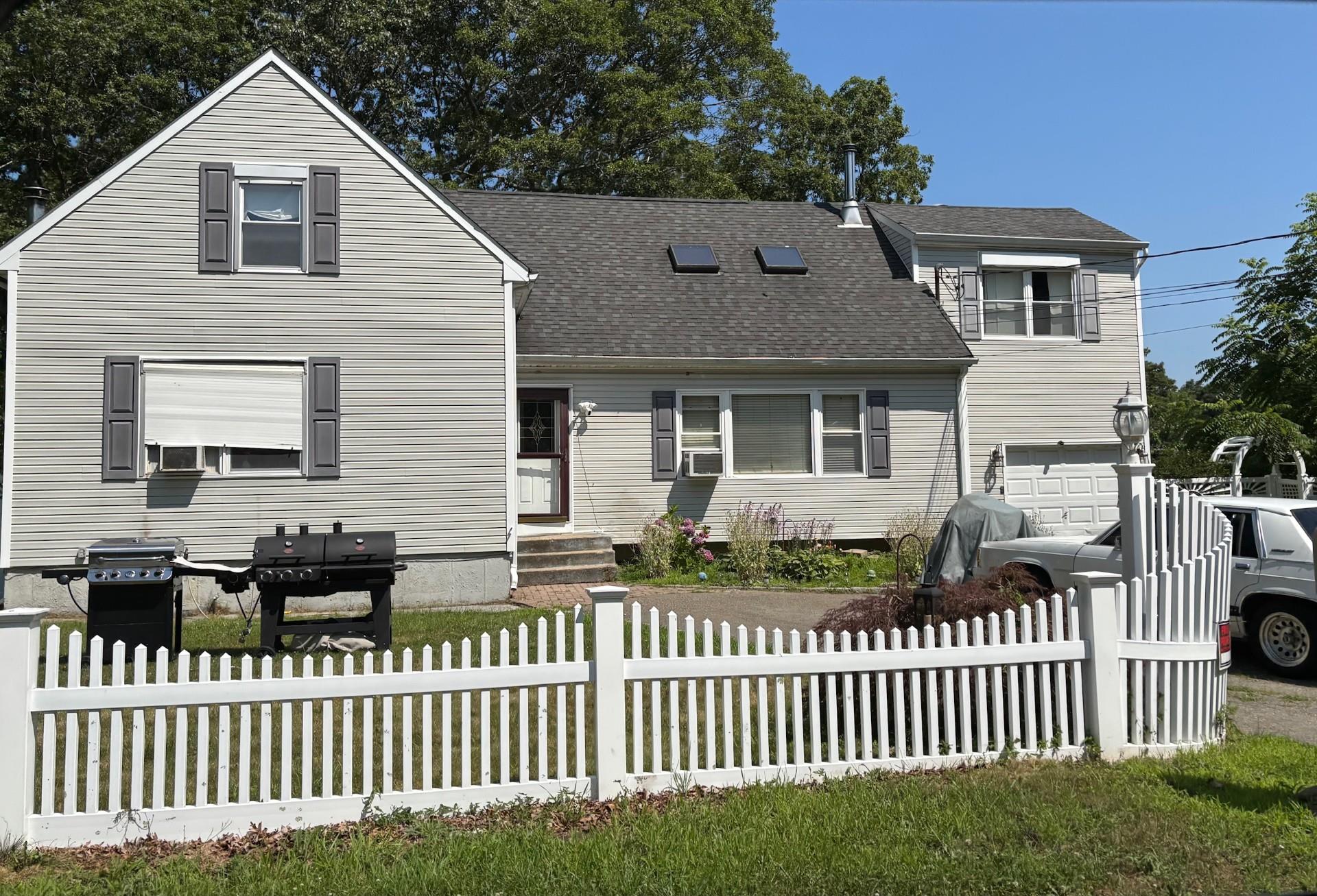 63 Washington Dr, Mastic Beach, NY 11951, USA property photo