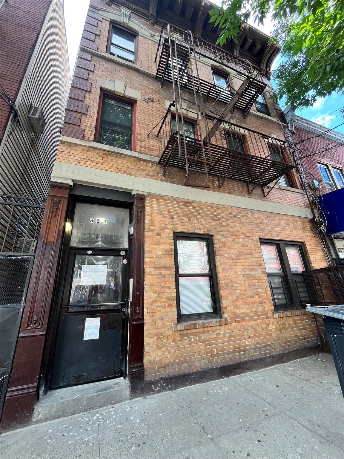 591 Van Nest Avenue Bronx, NY 10460 property photo