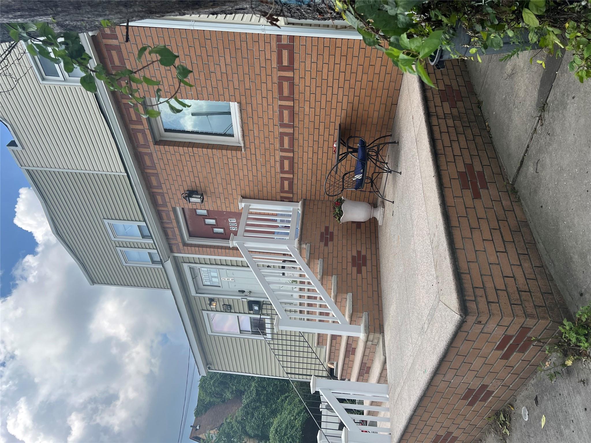 3-01 Beach 15th St, Far Rockaway, NY 11691, USA property photo