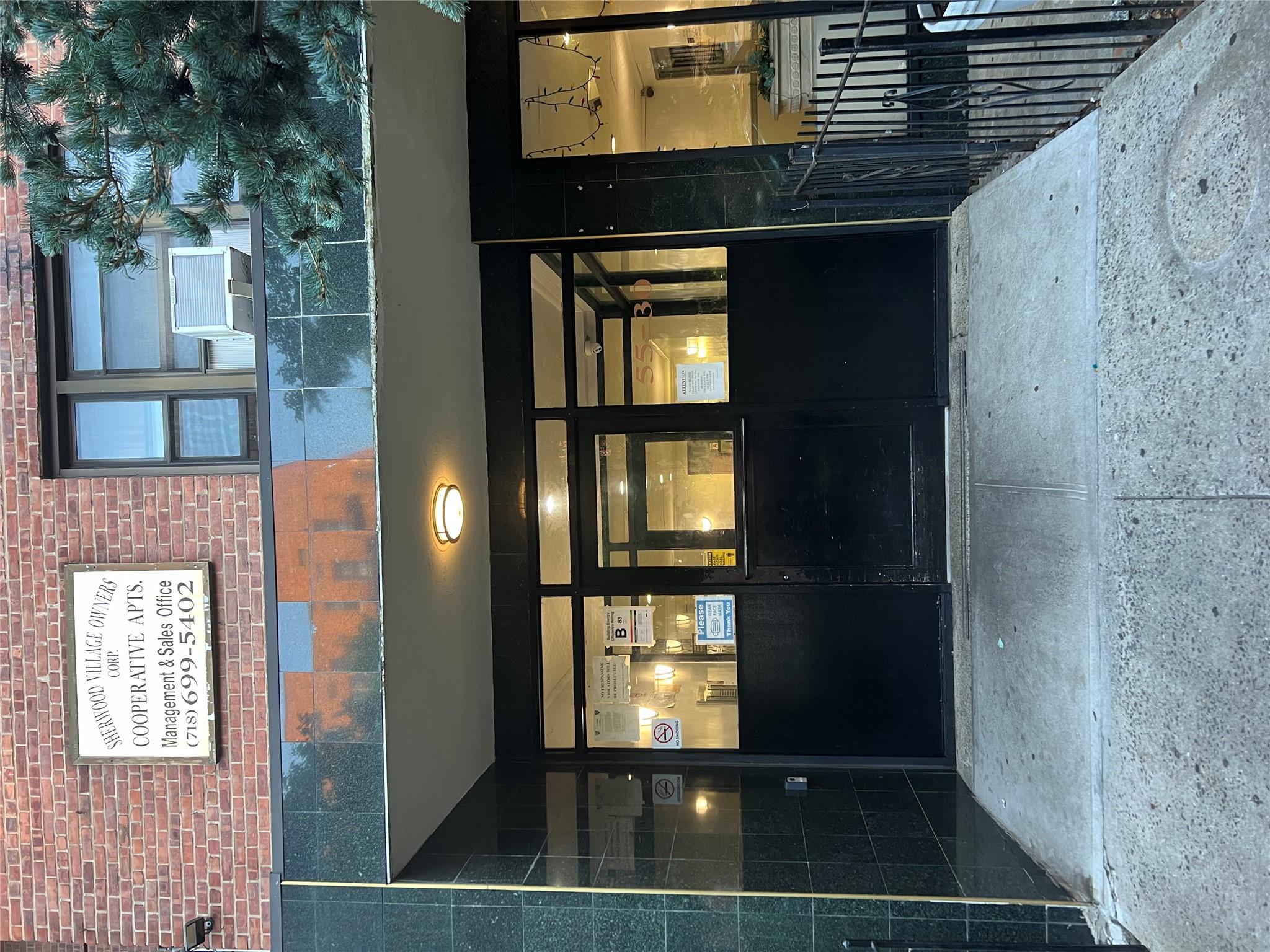 55-30 99th St, Corona, NY 11368, USA property photo
