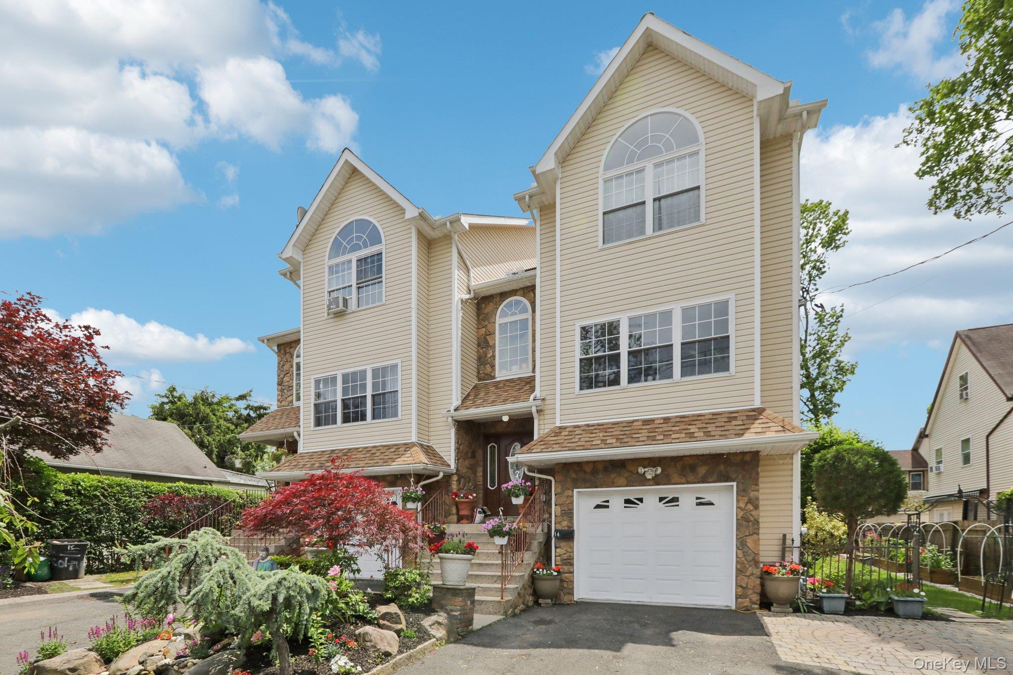 12-14 Lincoln St, Spring Valley, NY 10977, USA property photo