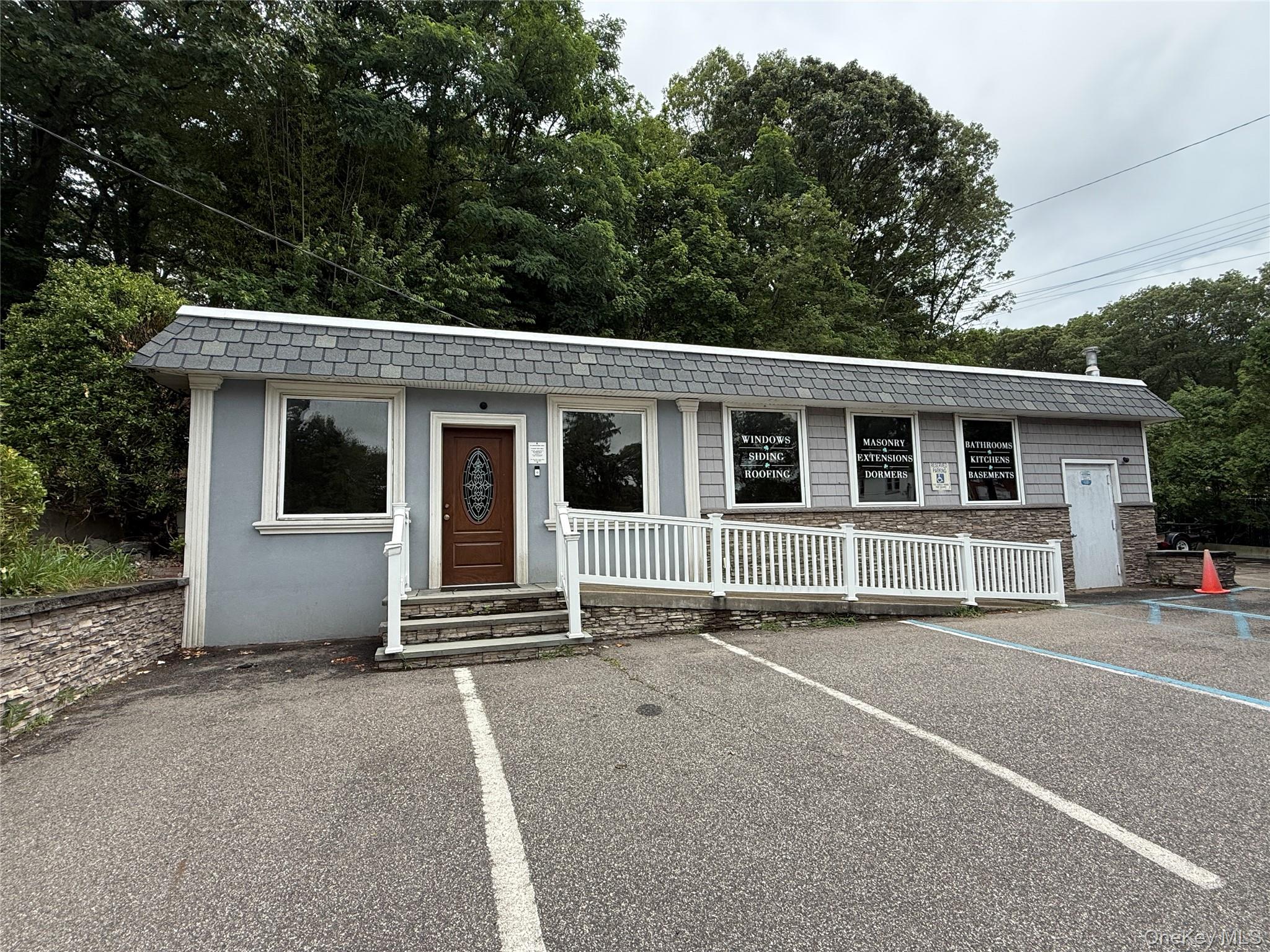 173 Terry Rd, Smithtown, NY 11787, USA property photo