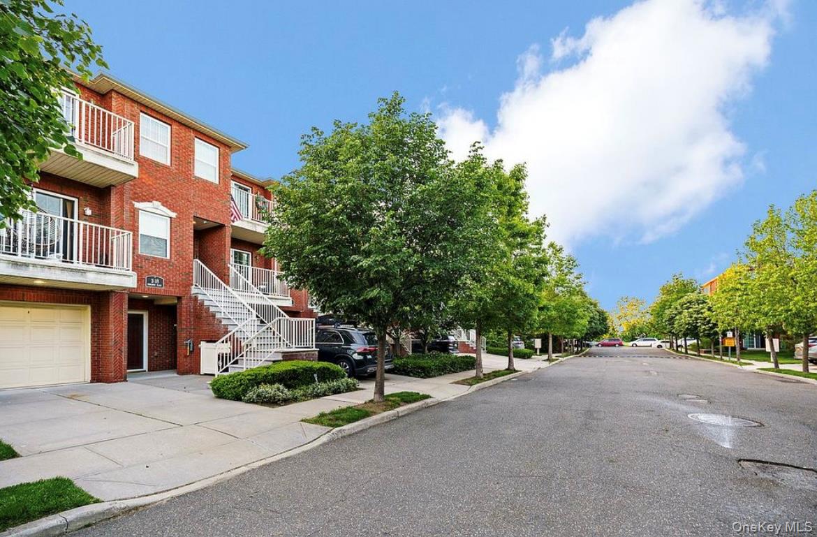 3-06C Weatherly Pl, College Point, NY 11356, USA property photo