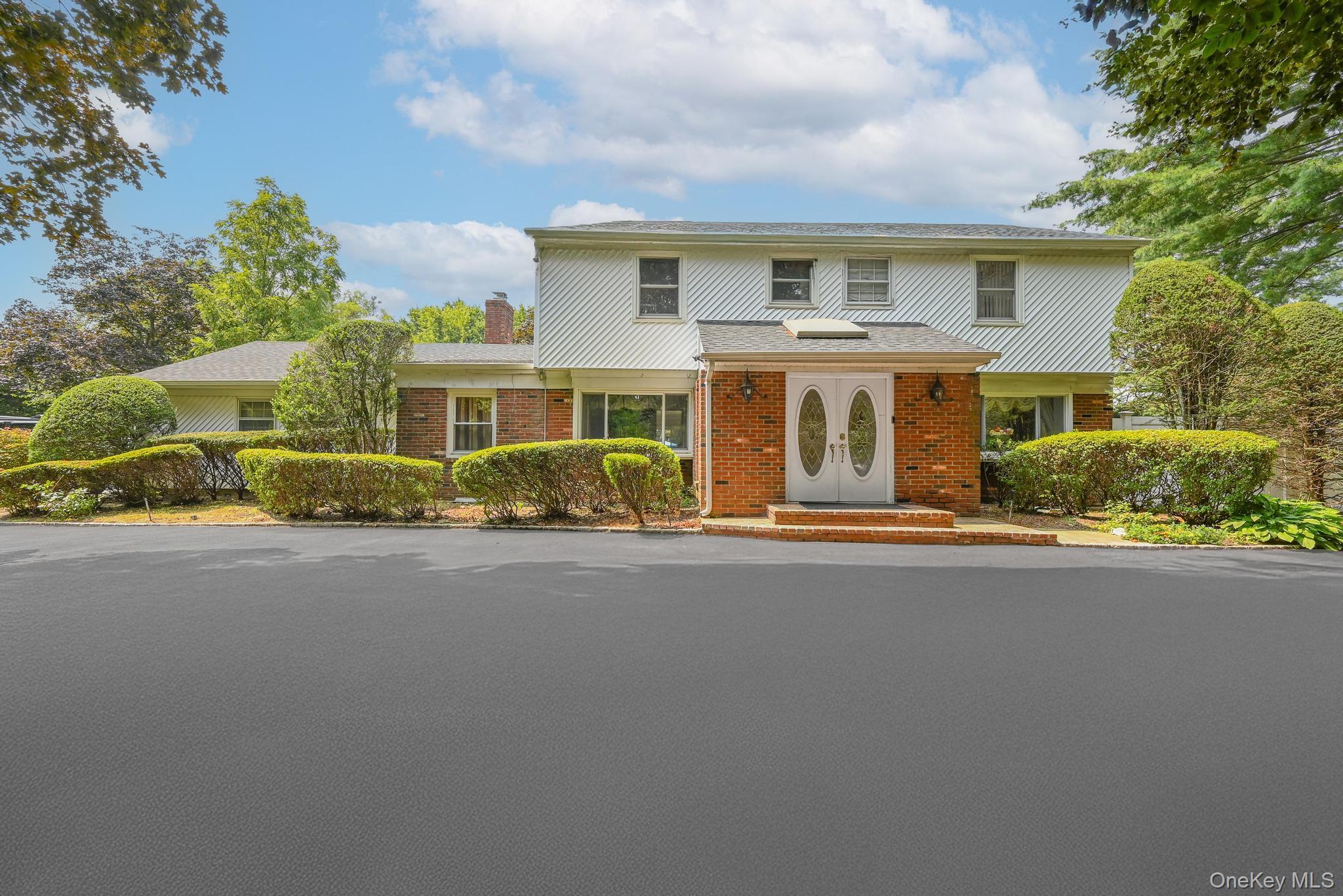 23 Pettit Dr, Dix Hills, NY 11746, USA property photo