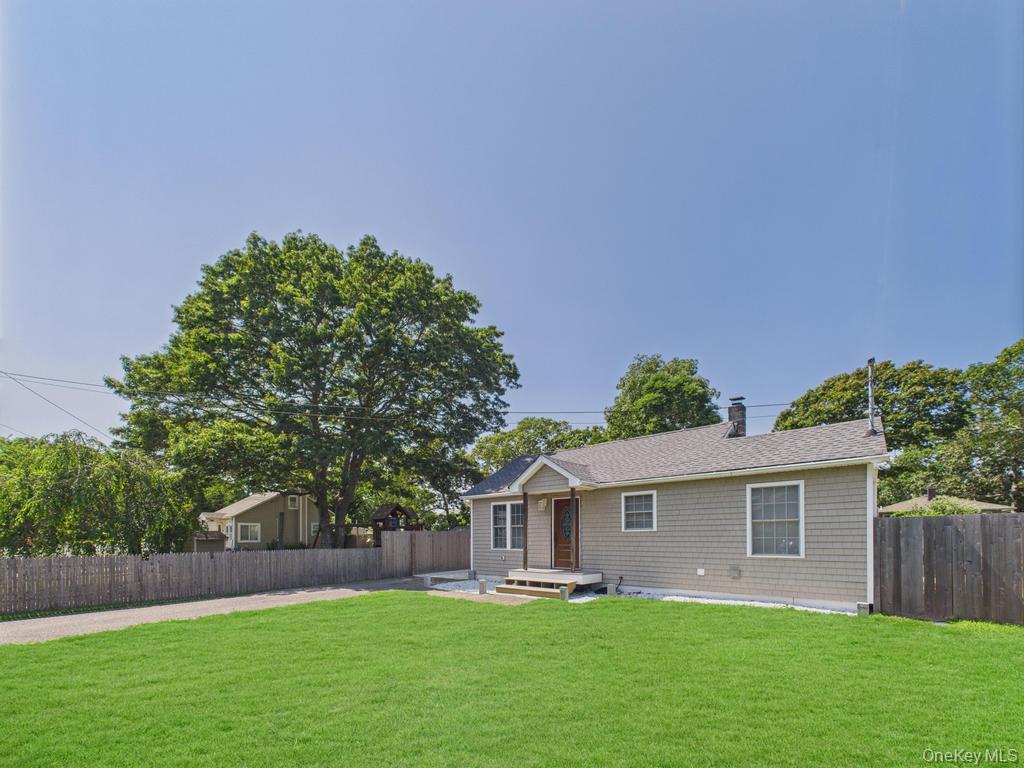 279 Commack Rd, Shirley, NY 11967, USA property photo