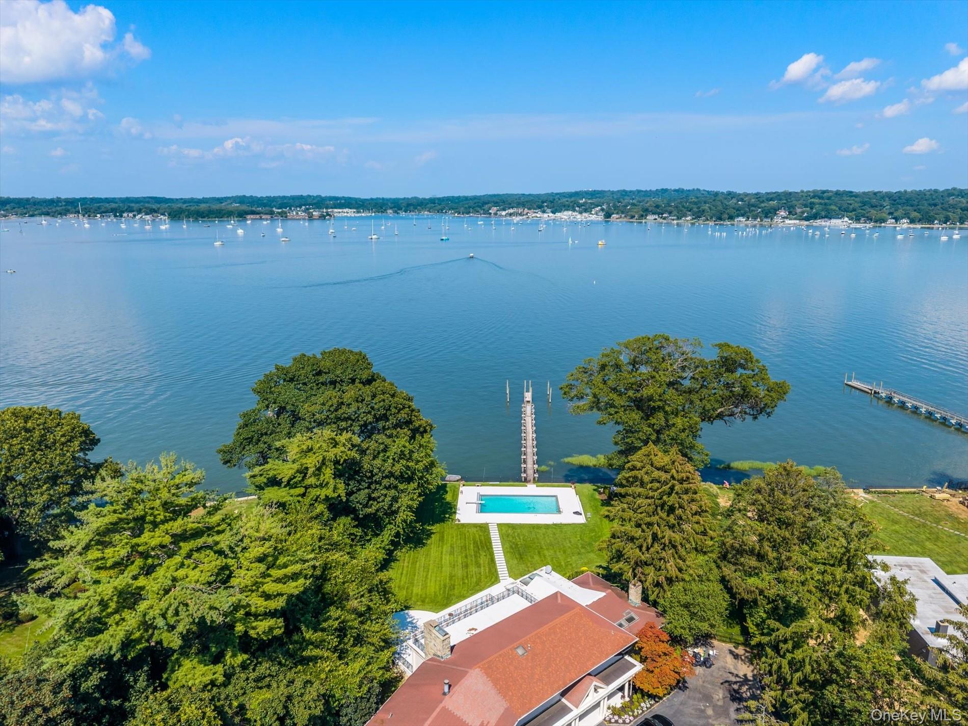 Great Neck, NY 11024, USA property photo