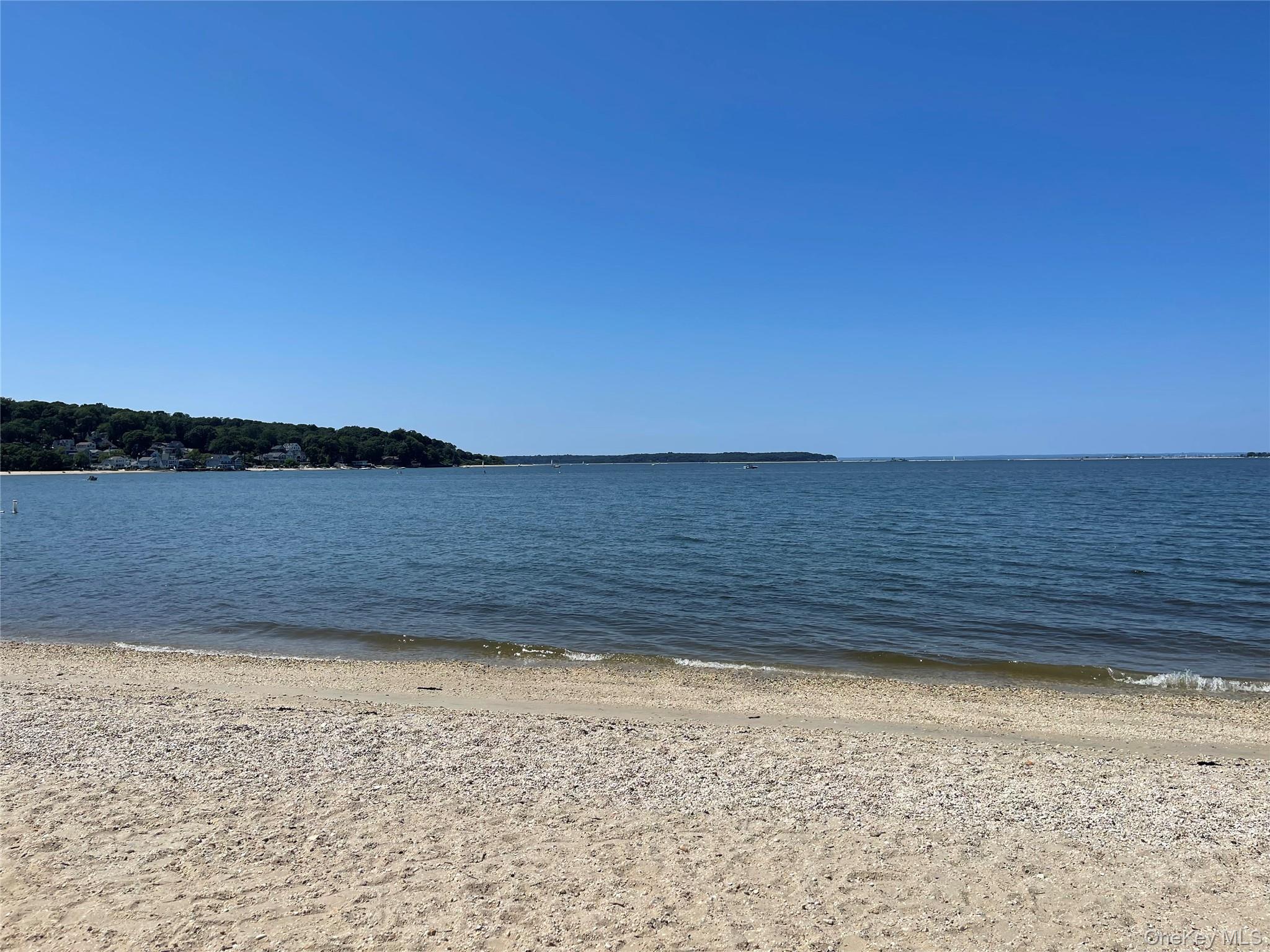 Little Neck Rd, Centerport, NY 11721, USA property photo