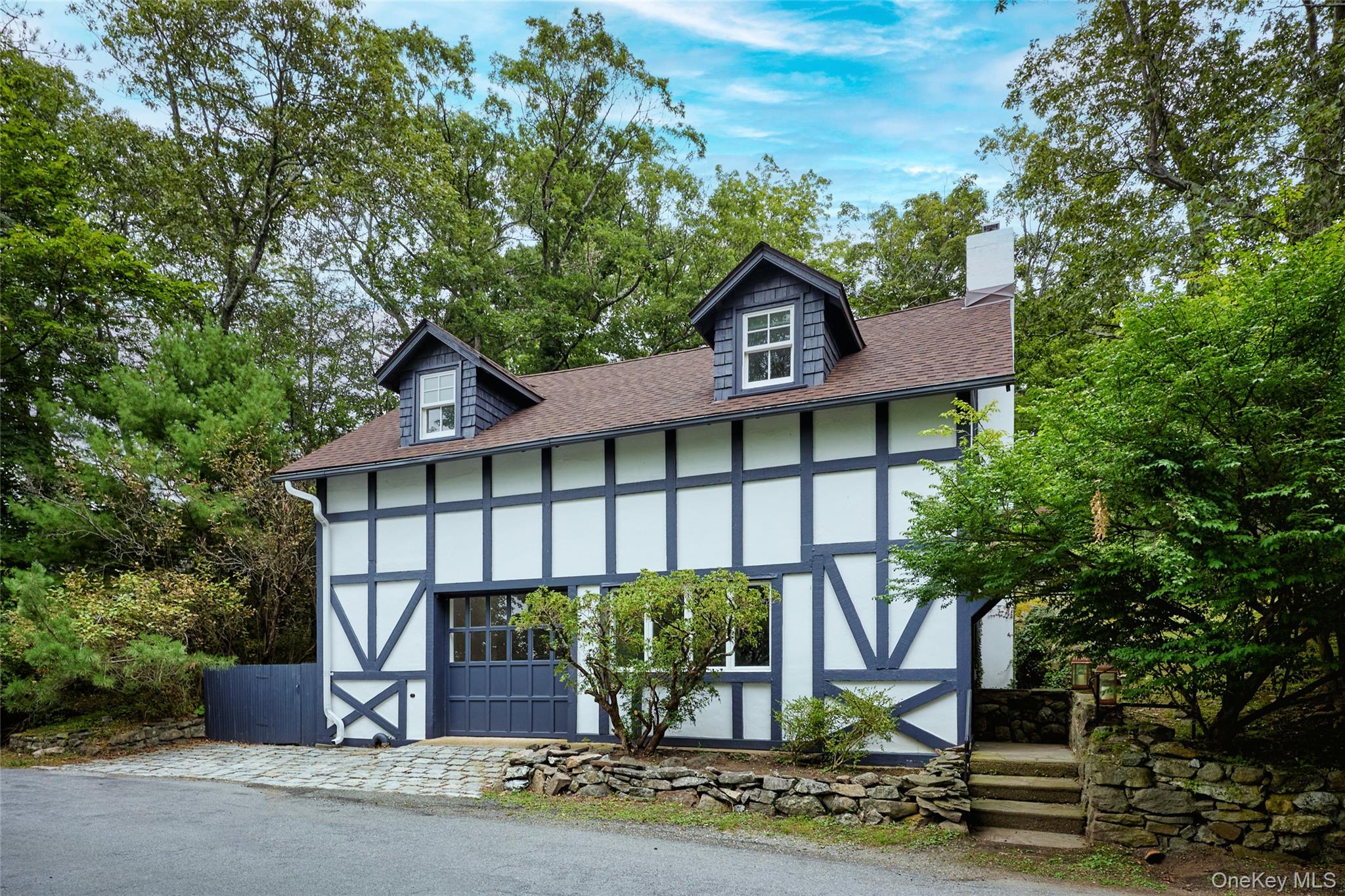 93 Circuit Rd, Tuxedo Park, NY 10987, USA property photo