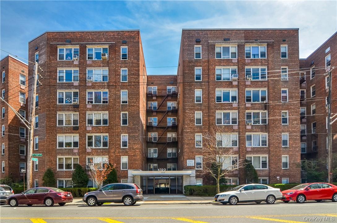 4320 Van Cortlandt Park E, Bronx, NY 10470, USA property photo