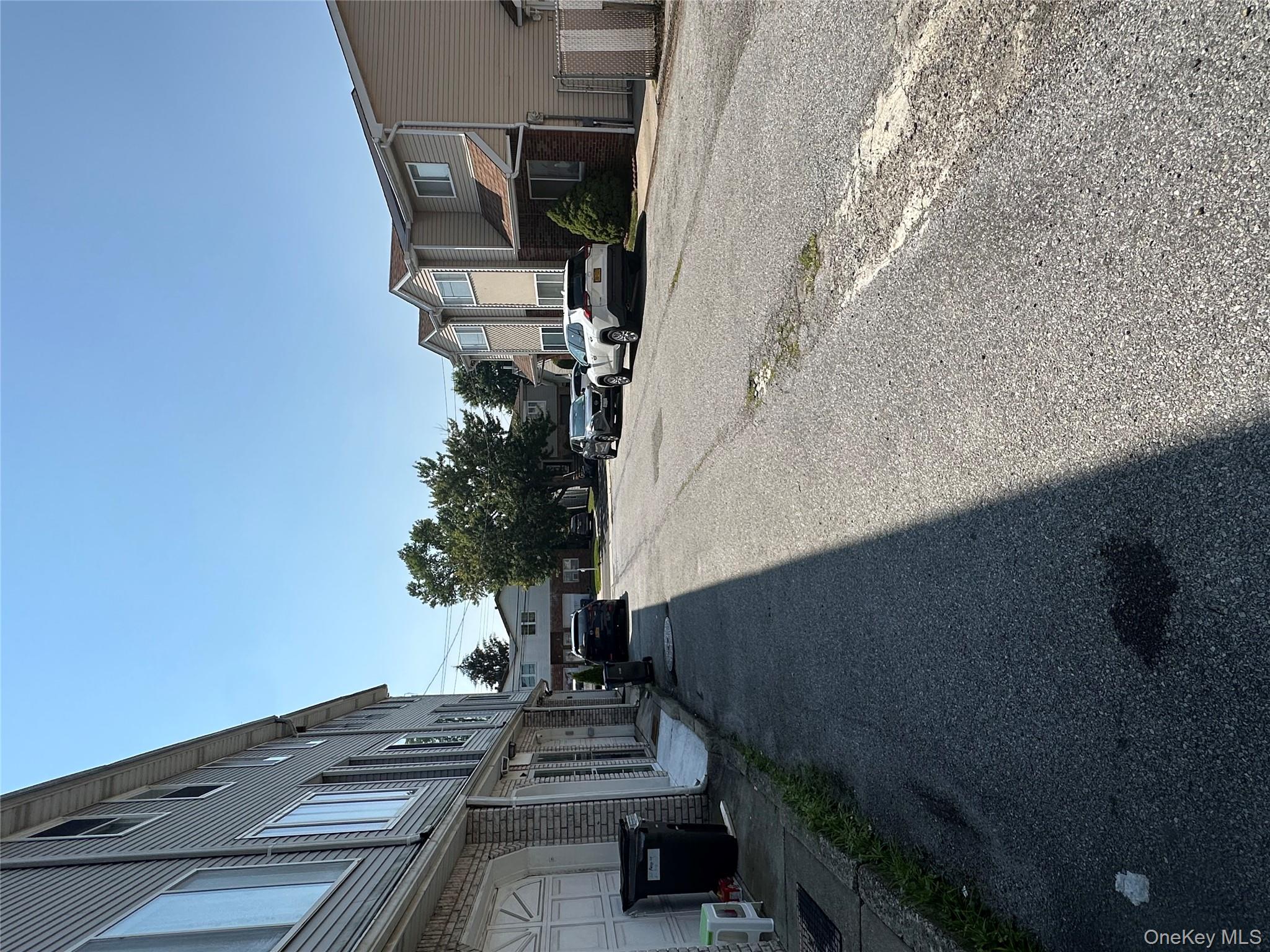 1 Patty Ct, Staten Island, NY 10312, USA property photo