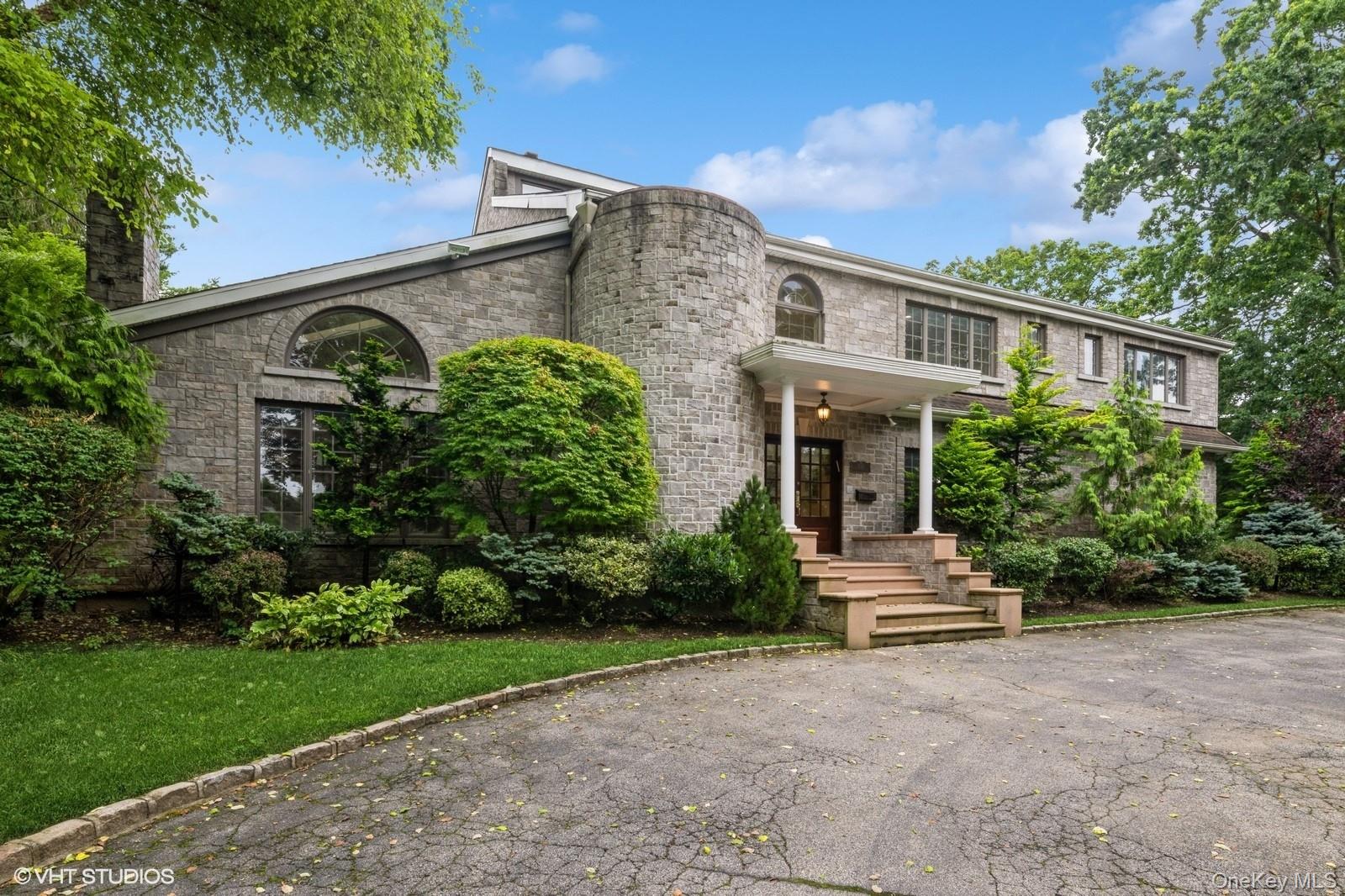 835 Barberry Ln, Woodmere, NY 11598, USA property photo