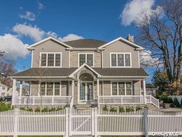 2 Seaman Rd, Glen Cove, NY 11542, USA property photo