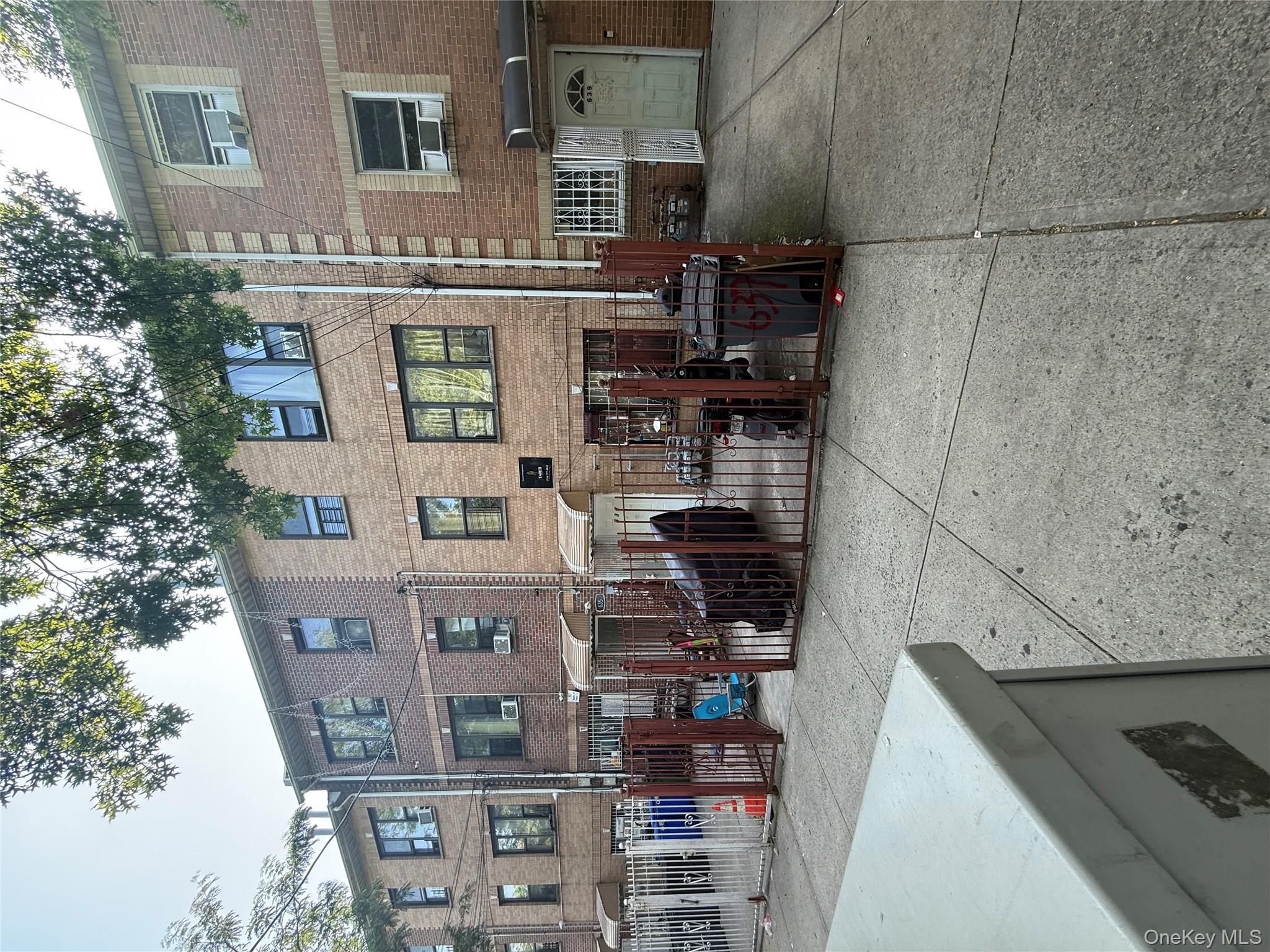 637 Barretto St, Bronx, NY 10474, USA property photo