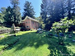 456 Saddle River Rd, Airmont, NY 10952, USA property photo