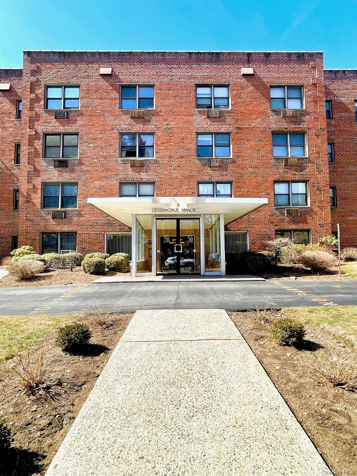 5 Oakdale Manor Unit B18 Suffern, NY 10901 property photo