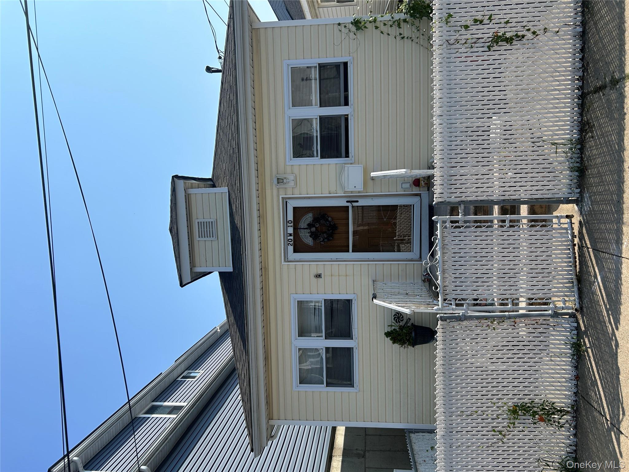 20 West 10th Road, Far Rockaway, NY 11693, USA property photo