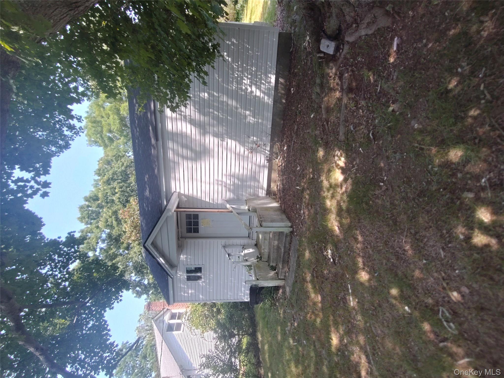 121 Woodland Dr, Mastic Beach, NY 11951, USA property photo