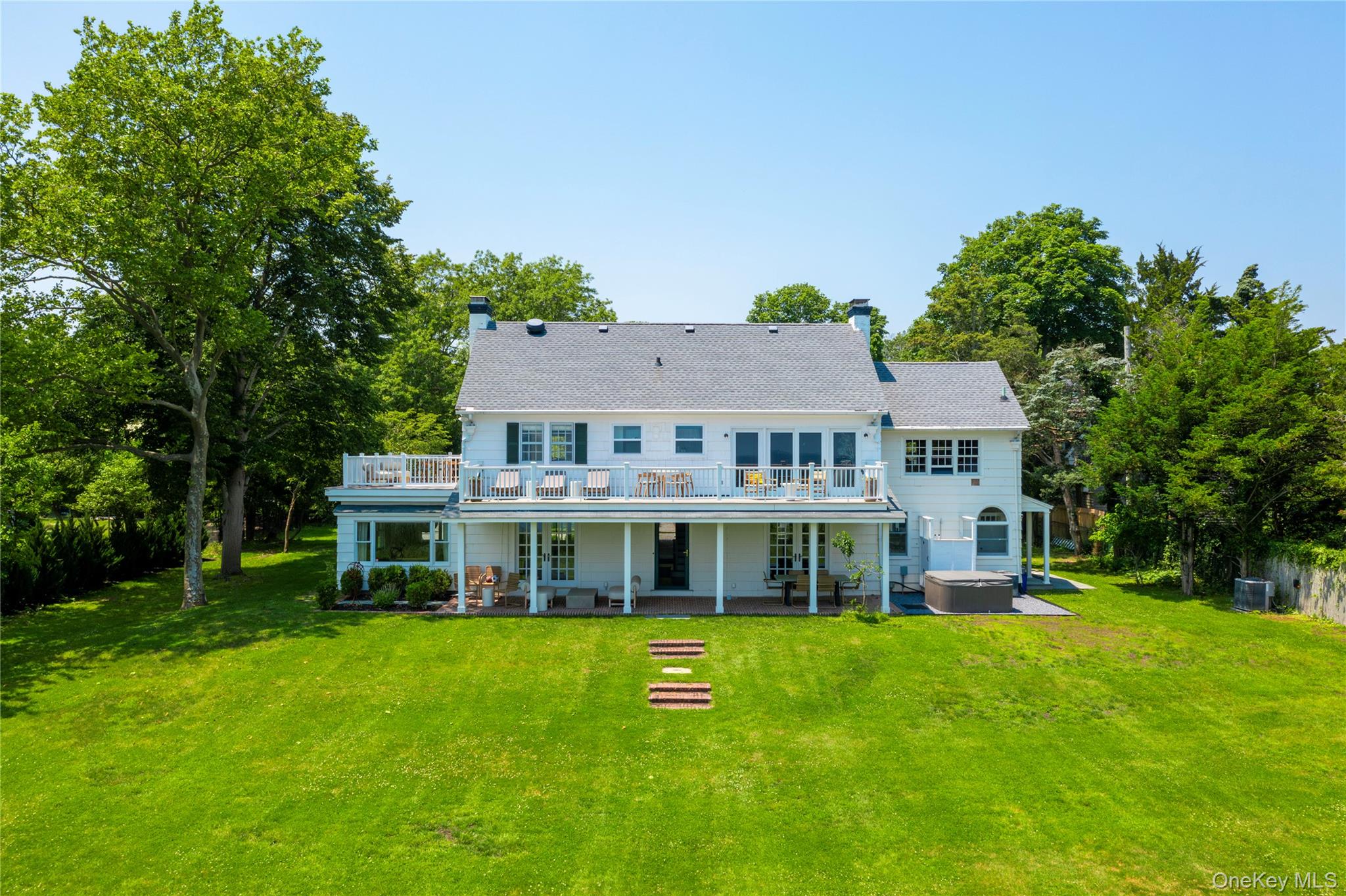5 Thorn Hedge Rd, Bellport, NY 11713, USA property photo