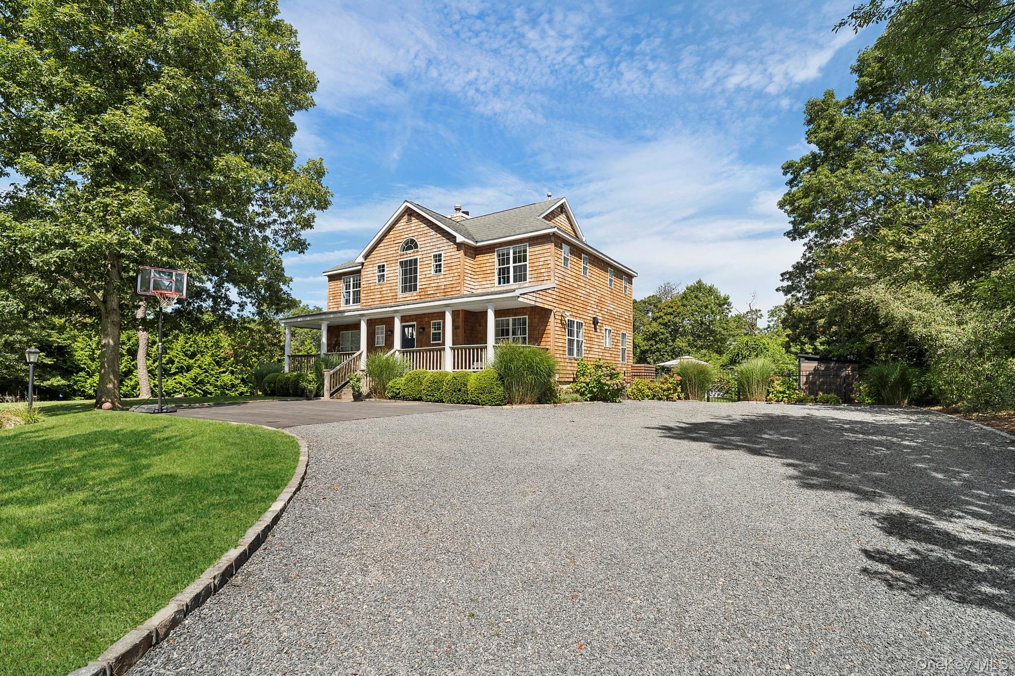 71 Old Canoe Place Rd, Hampton Bays, NY 11946, USA property photo