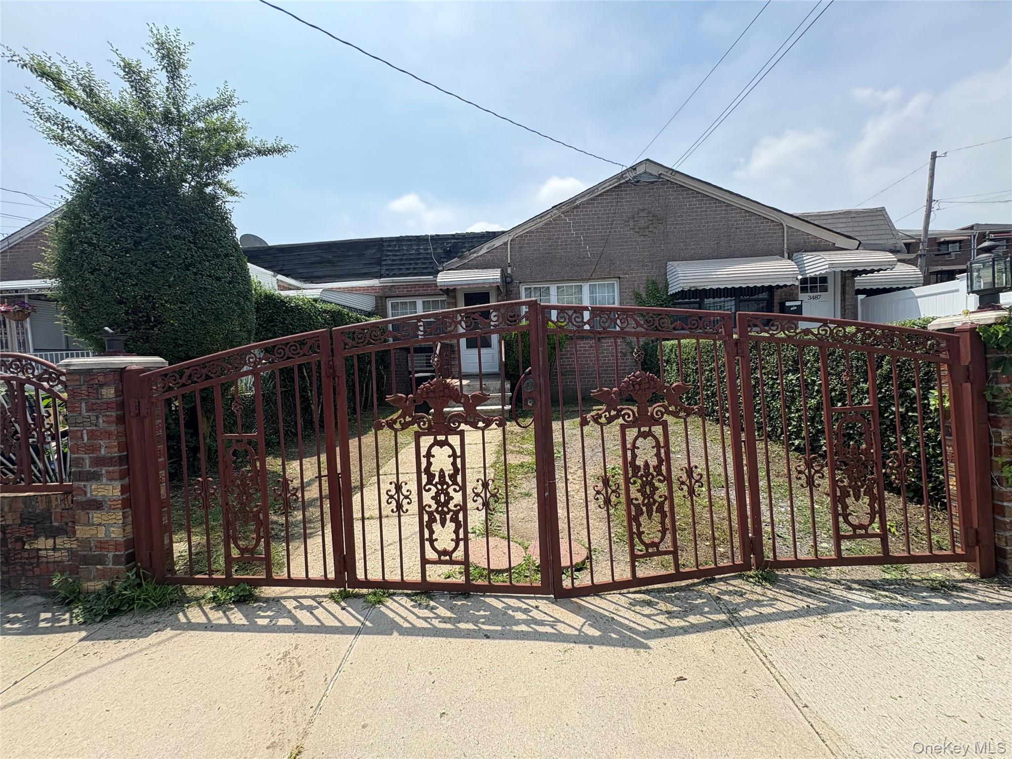 3485 Mickle Ave, Bronx, NY 10469, USA property photo