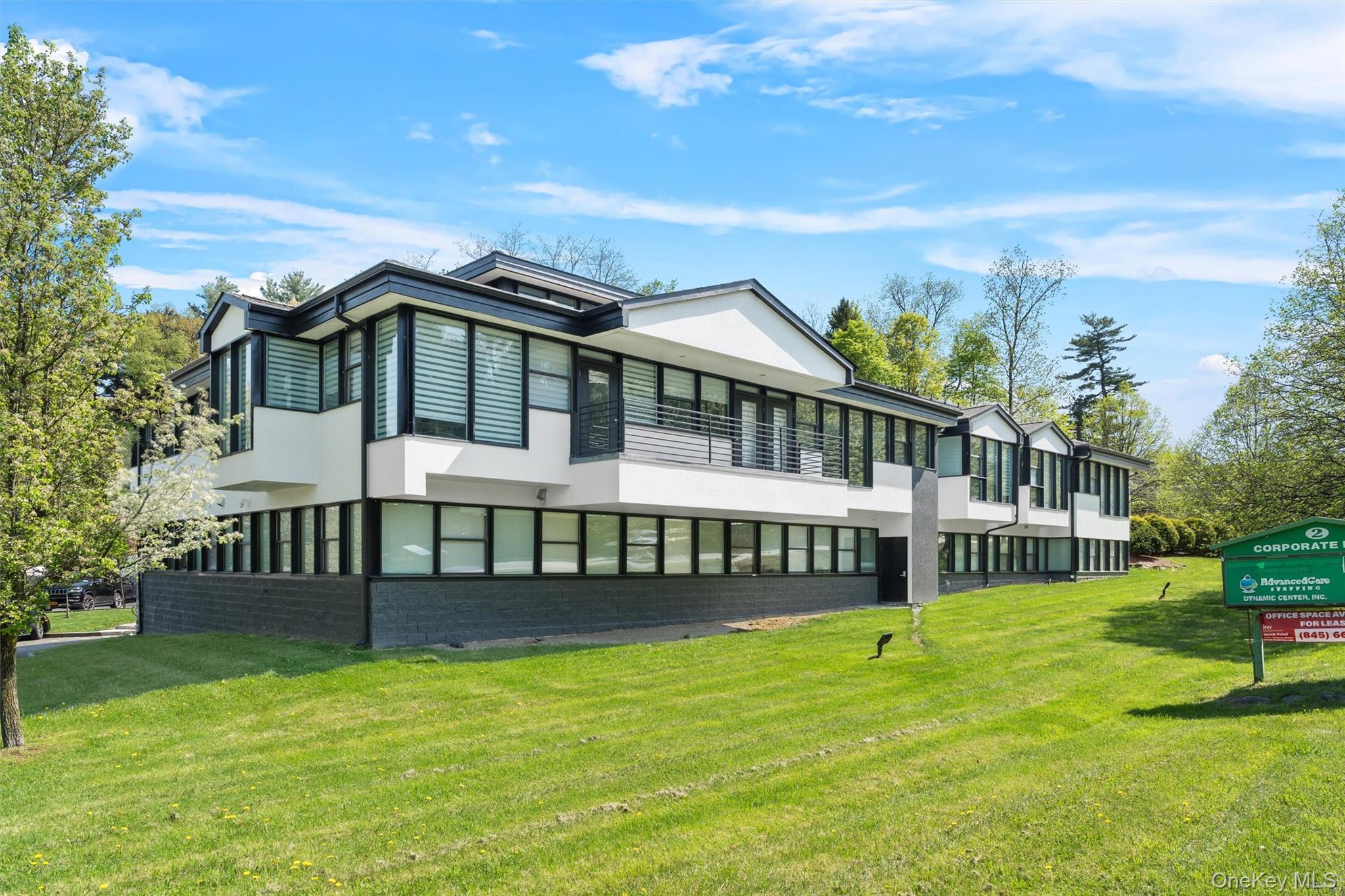 2 Corporate Dr, Central Valley, NY 10917, USA property photo