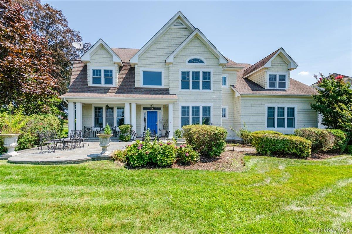 53 Pembroke Dr, Glen Cove, NY 11542, USA property photo