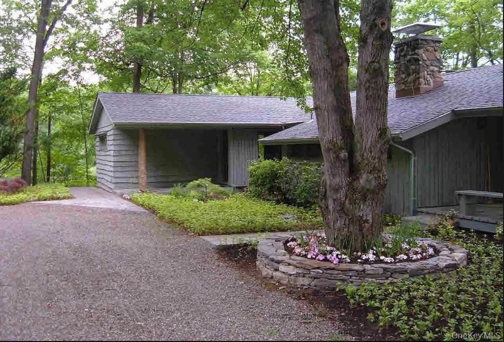 272 Drake Rd, Pleasant Valley, NY 12569, USA property photo
