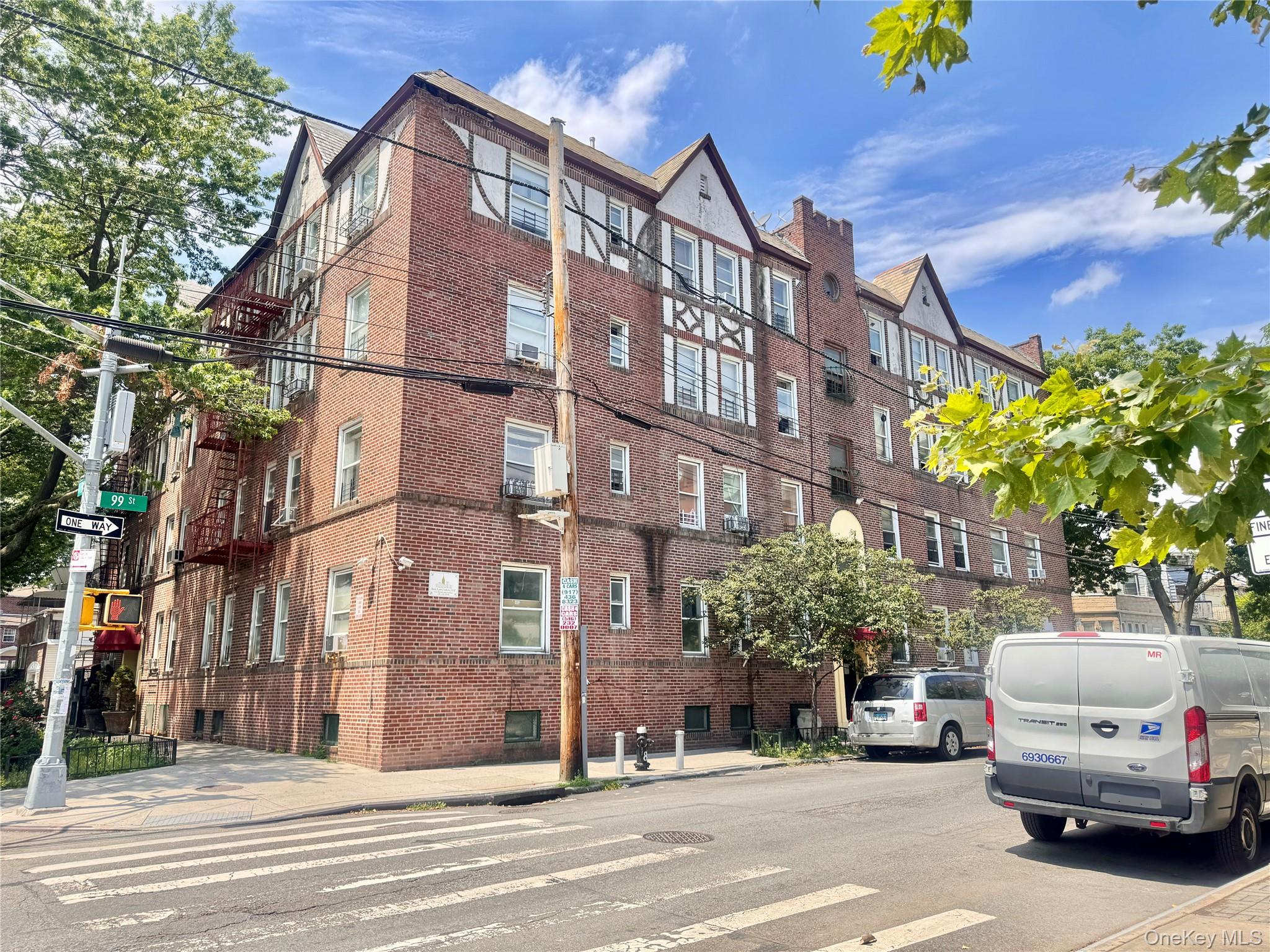 33-54 99th St, Flushing, NY 11368, USA property photo