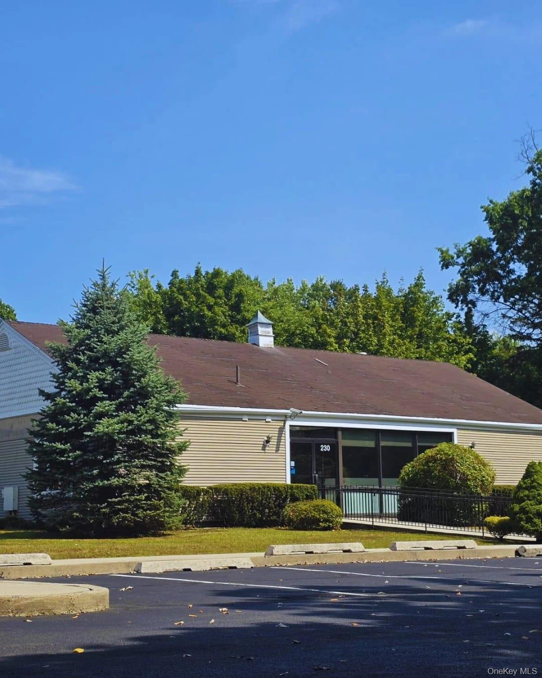 230 N Middletown Rd, Pearl River, NY 10965, USA property photo