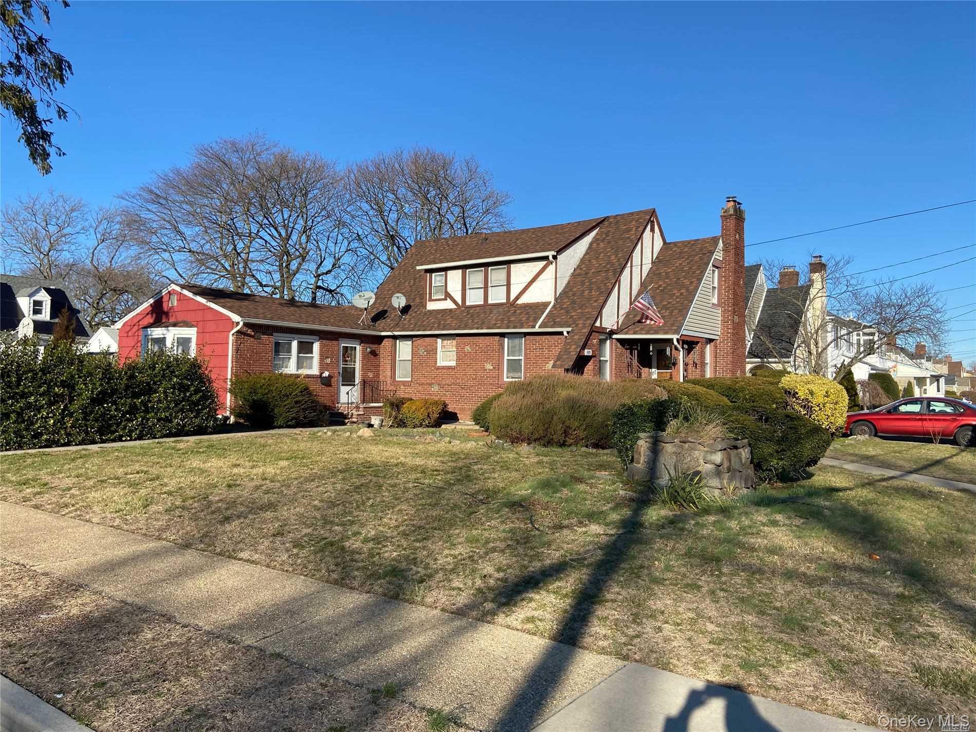 819 Edward St, Baldwin, NY 11510, USA property photo