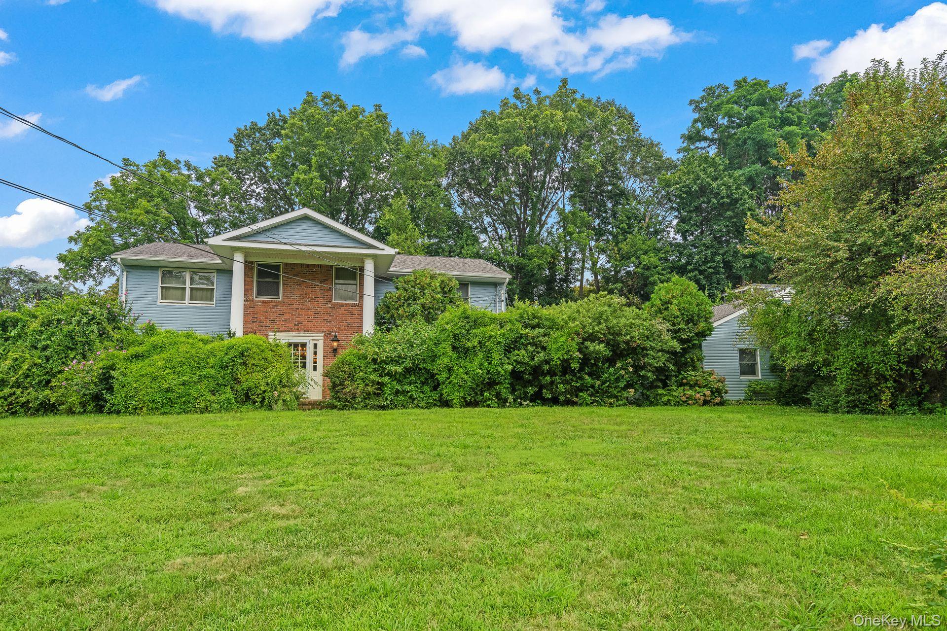 13 Whitney Cir, Glen Cove, NY 11542, USA property photo
