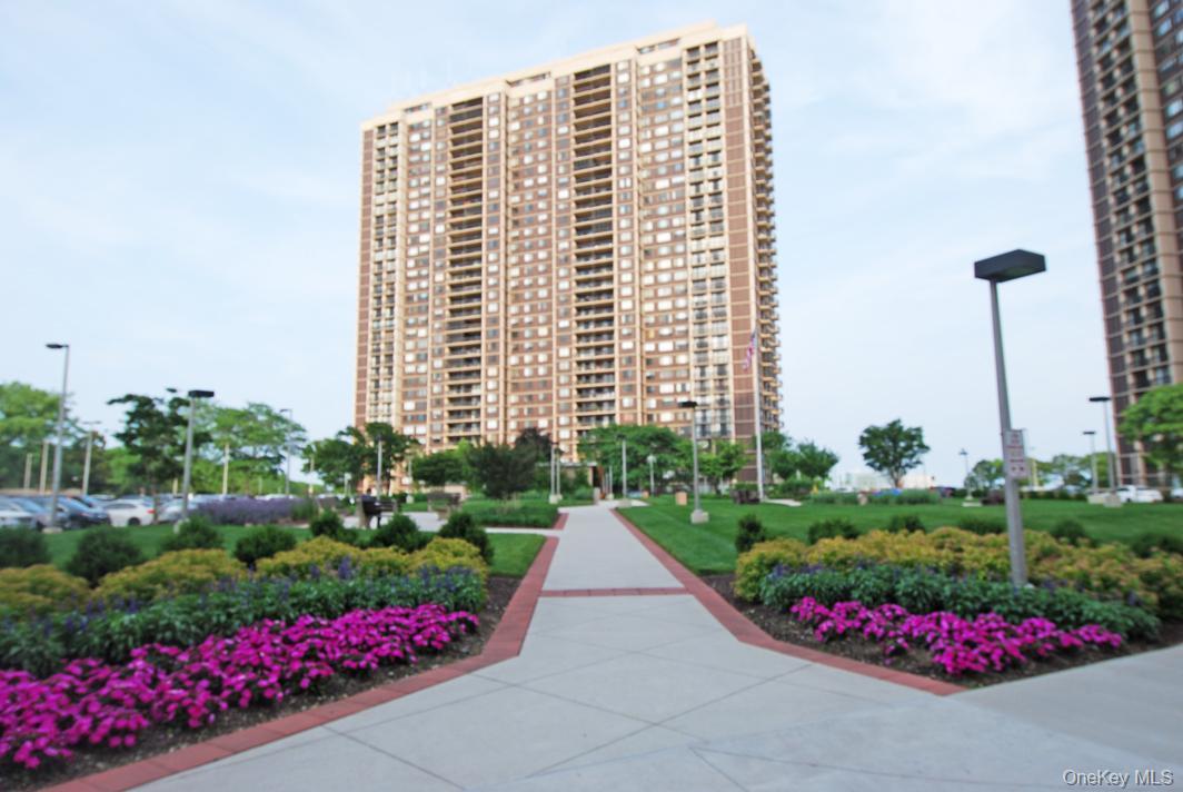 26910 Grand Central Parkway Unit 17Y Floral Park, NY 11005 property photo