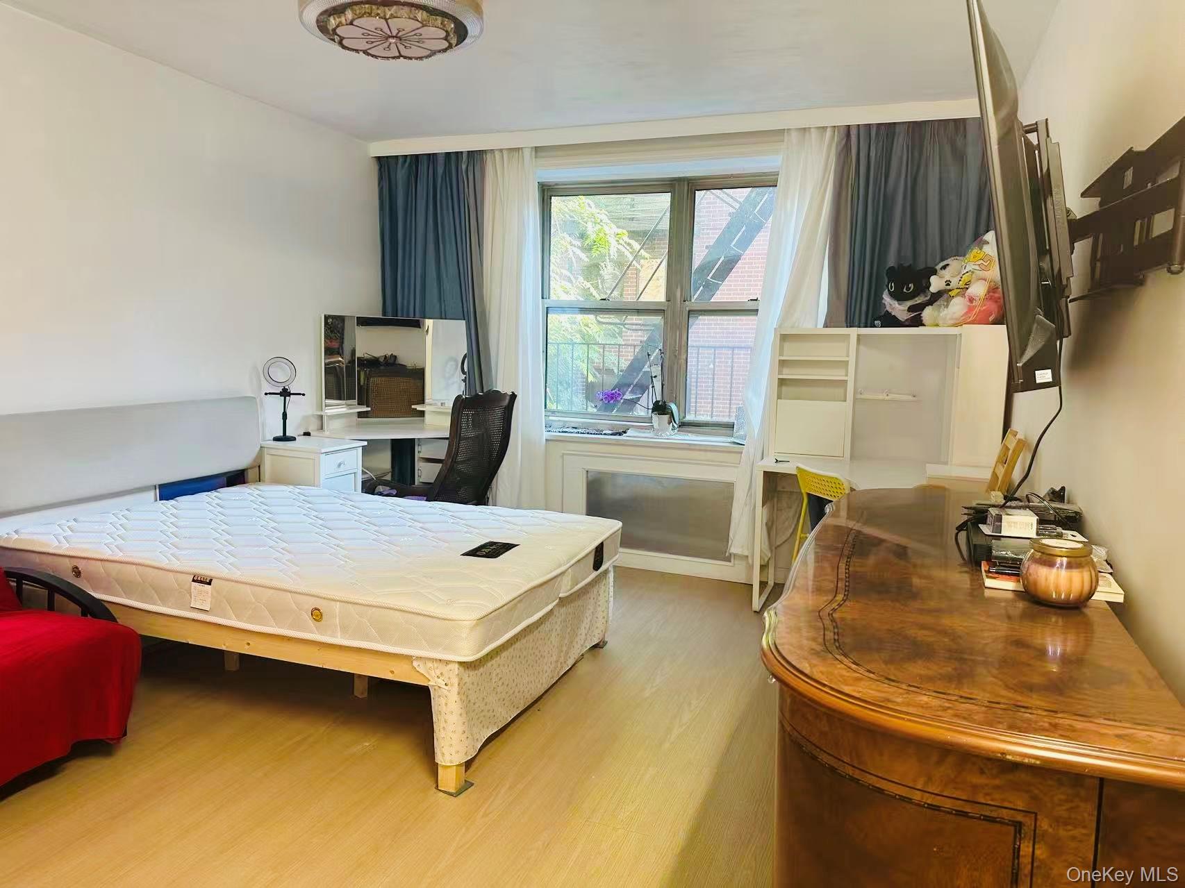 64-74 Saunders St, Flushing, NY 11374, USA property photo