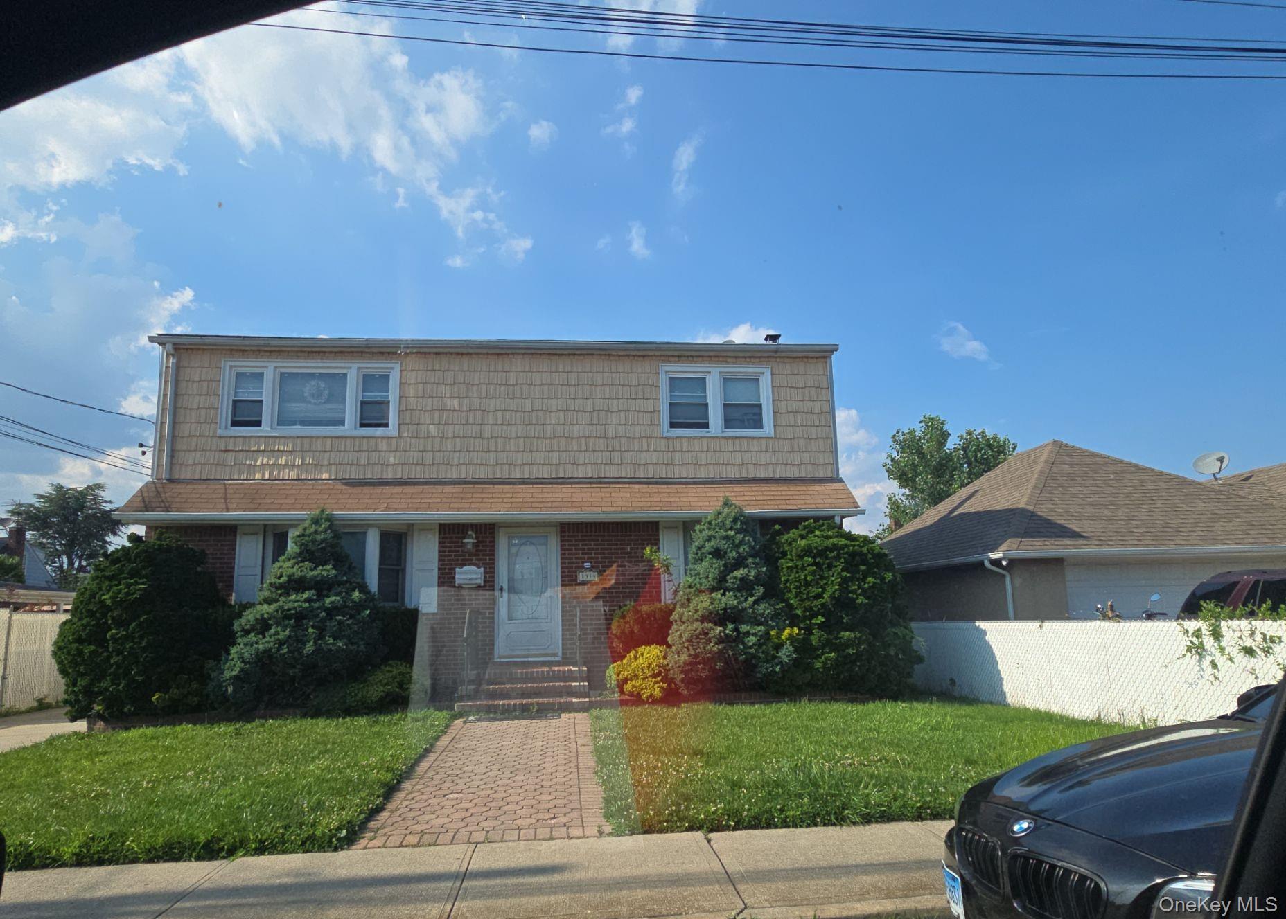 1314 Globe Ave, Elmont, NY 11003, USA property photo