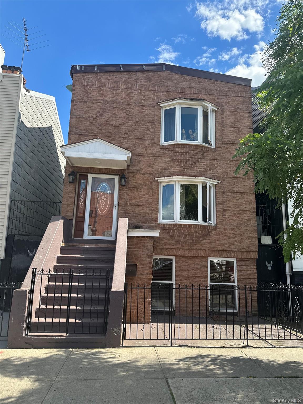28 Maspeth Ave, Brooklyn, NY 11211, USA property photo