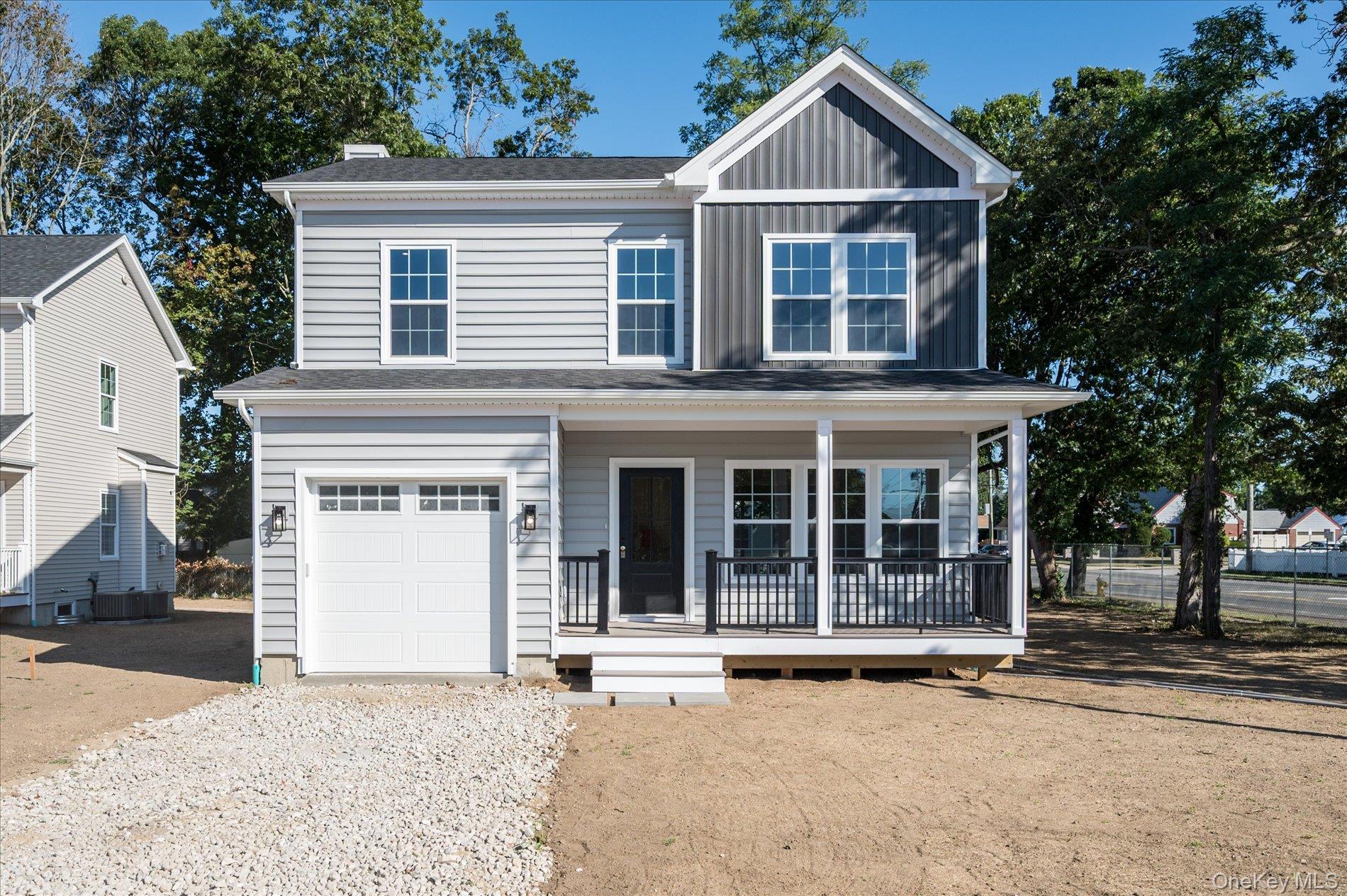 6 Dominick Ct, Lindenhurst, NY 11757, USA property photo