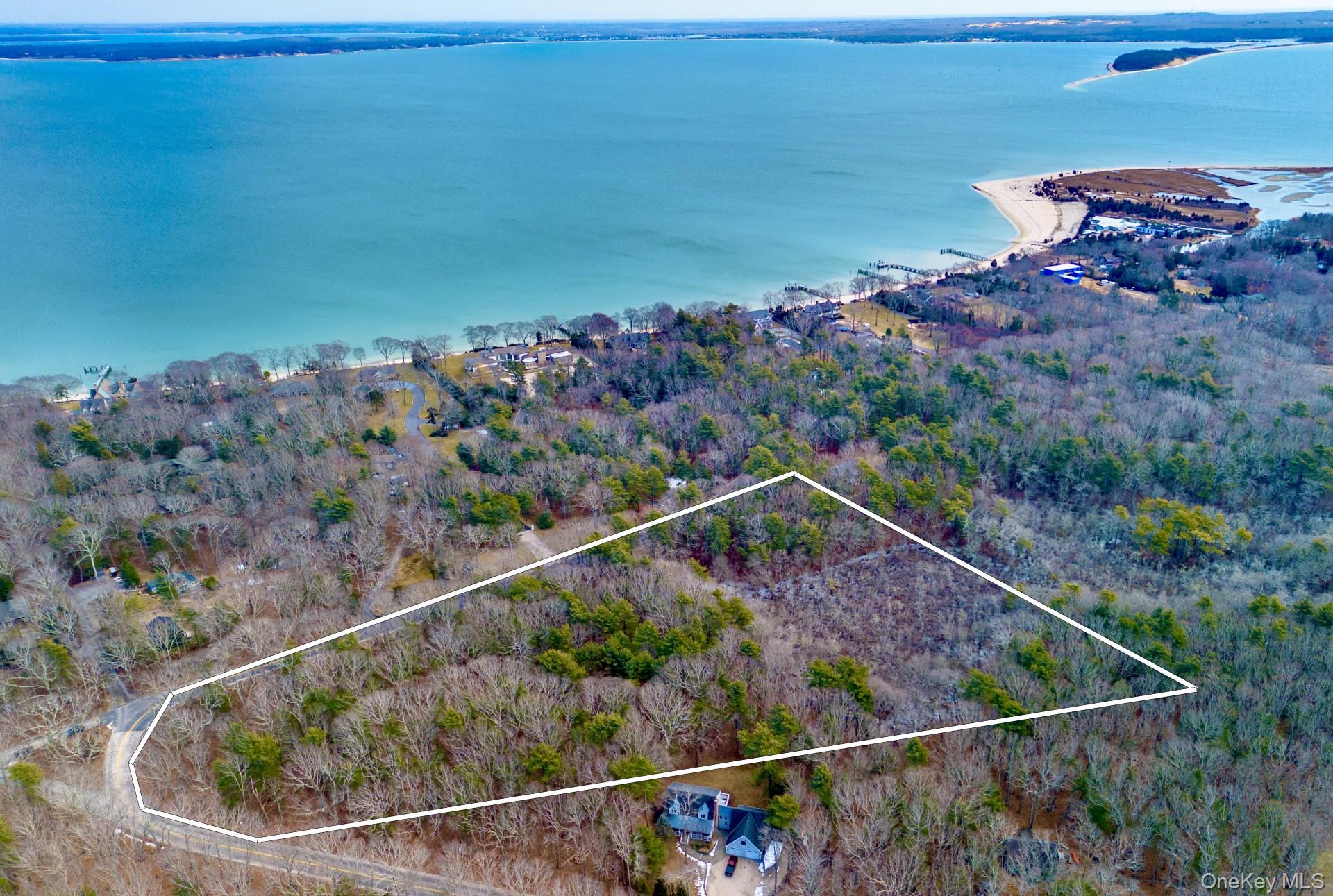 11200 N Bayview Rd, Southold, NY 11971, USA property photo