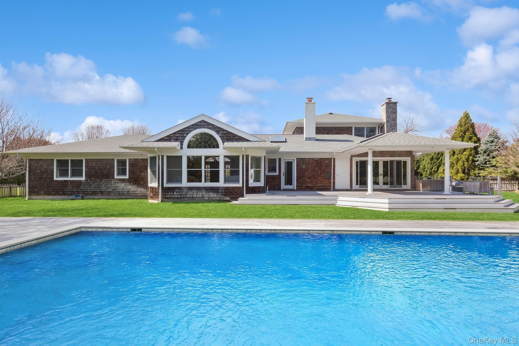 8 Niamogue Ln, Quogue, NY 11959, USA property photo